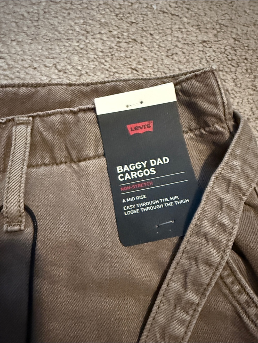 Levi’s women’s baggy dad cargo pants. - Picture 2 of 3